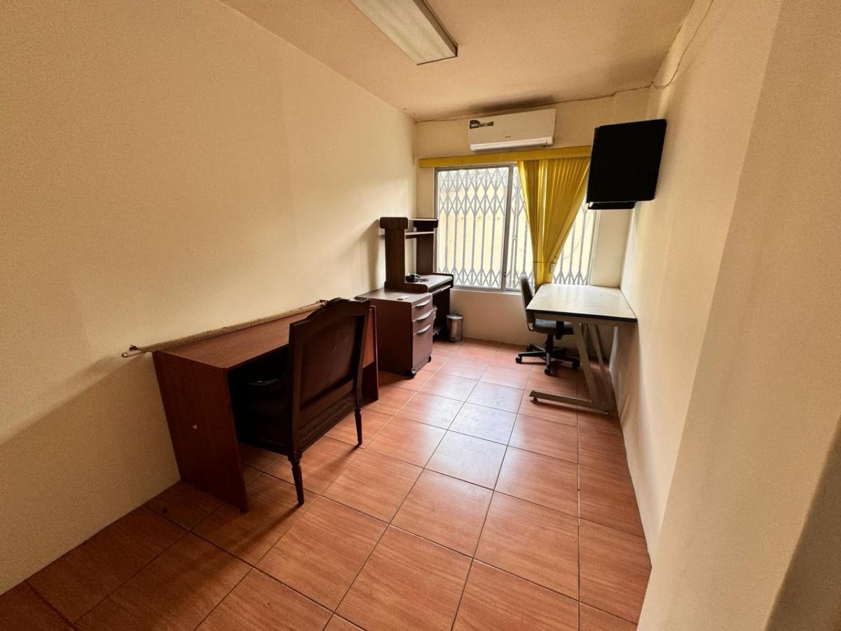 Venta o Alquiler Local Omercial / Oficina 540 m² -, Av Victor Emilio Estrada, Urdesa Central. Guayas — imagen 8