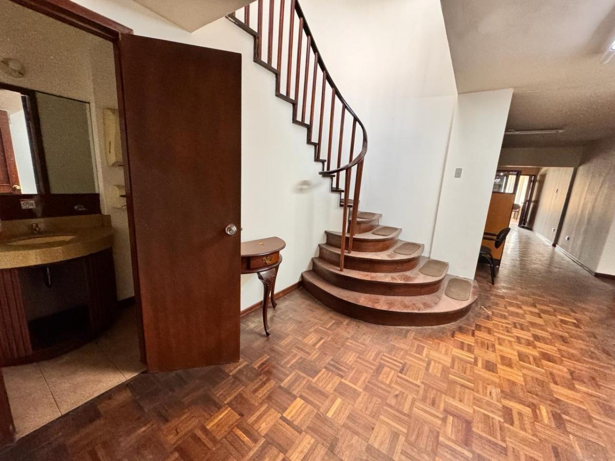 Venta o Alquiler Local Omercial / Oficina 540 m² -, Av Victor Emilio Estrada, Urdesa Central. Guayas — imagen 4