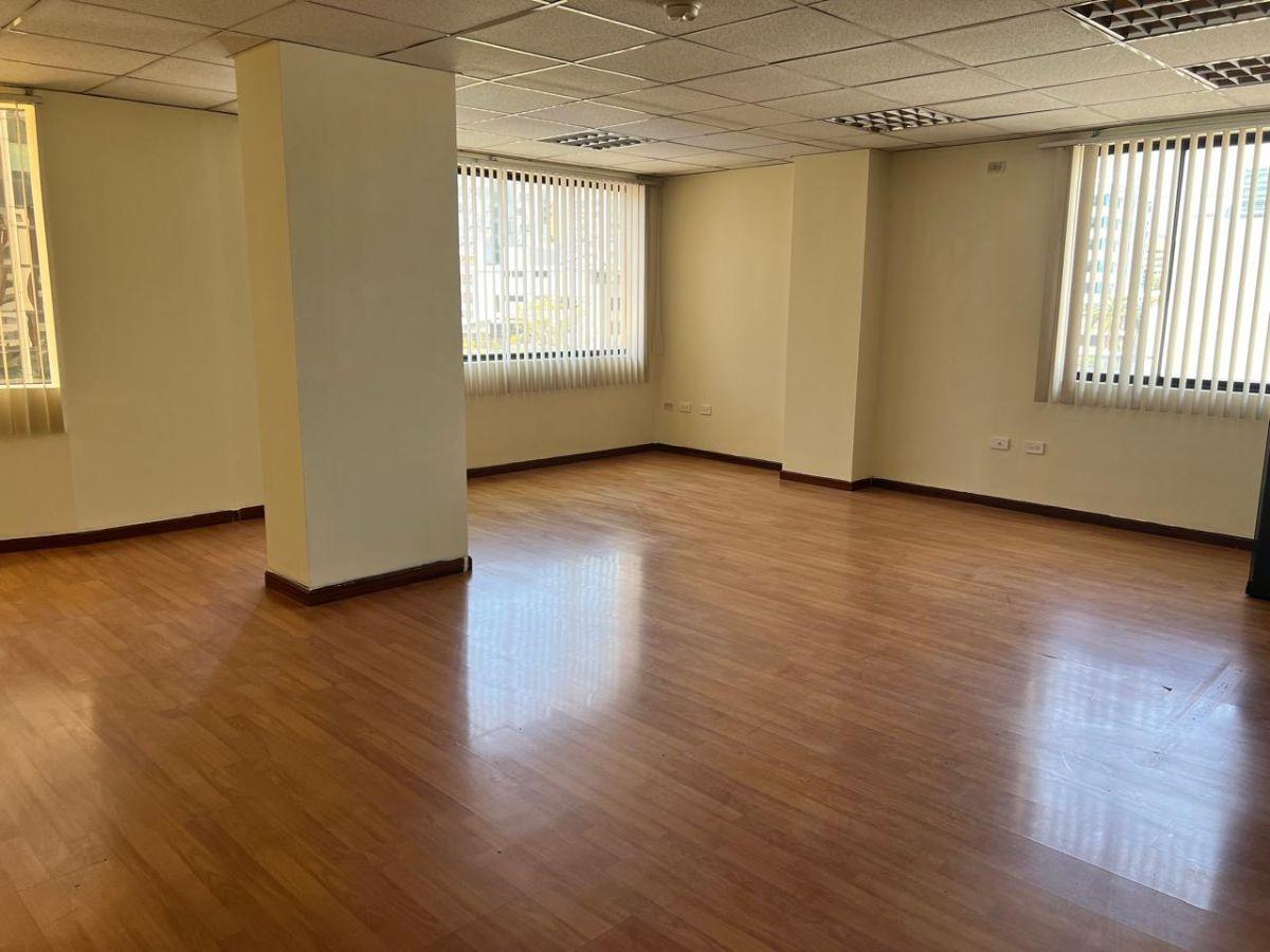 Se Vende Oficina Sector Seis de Diciembre y República — imagen 4