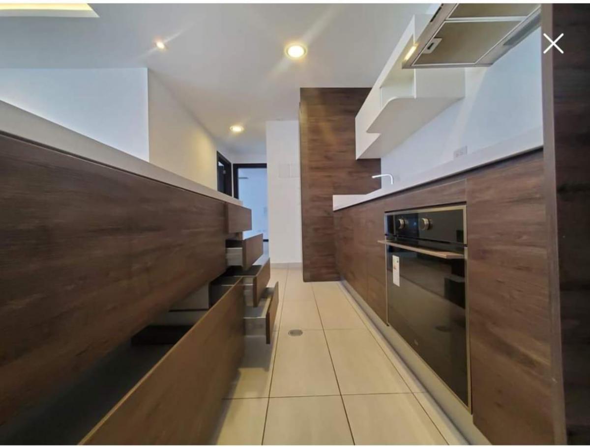 Venta Departamento de Lujo 2 Dorm. en El Quito Tenis - Quito — imagen 3