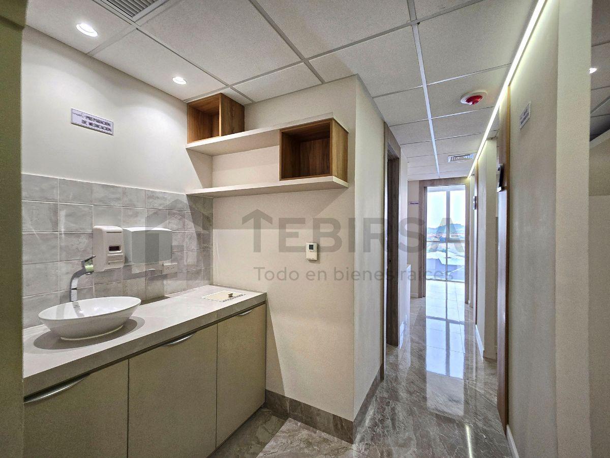 Oficina en Venta o Alquiler, Incluye Parqueo, Piso 7 - Platinum 1, Av León Febres Cordero, Guayas — imagen 3