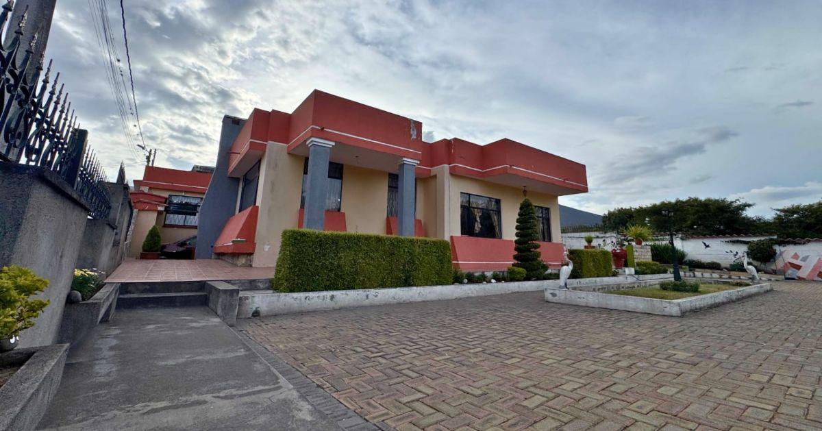 Casa Esquinera Independiente de Una Sola Planta Sector Pomasqui — imagen 10