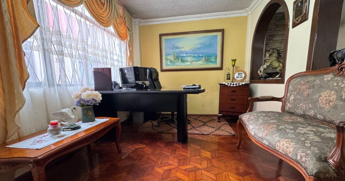 Casa Esquinera Independiente de Una Sola Planta Sector Pomasqui — imagen 6