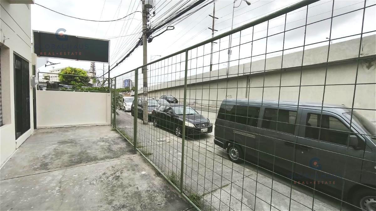 Venta Local Comercial Av Francisco de Orellana en Norte de Guayaquil J. C. Guayas — imagen 6
