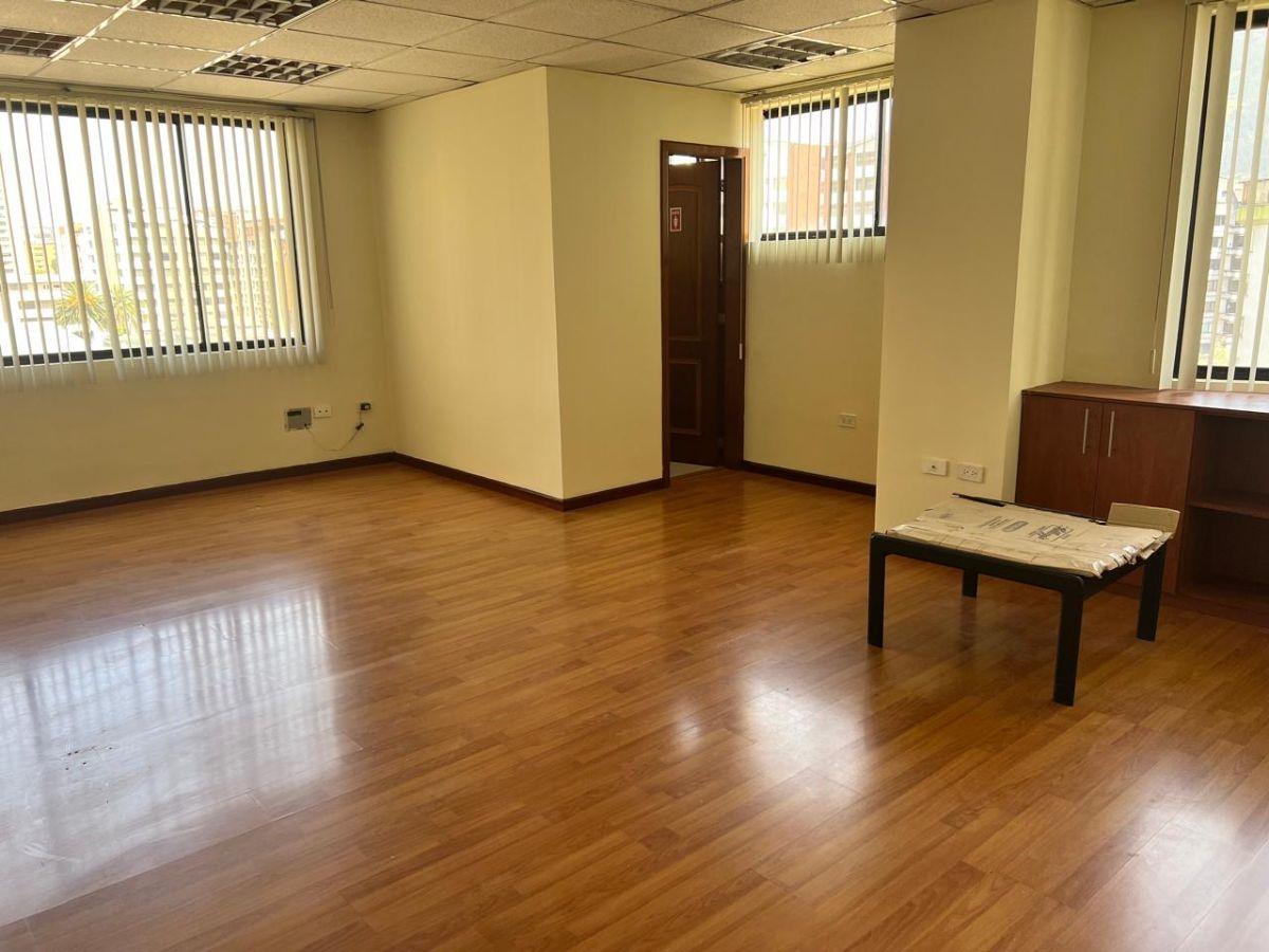 Se Vende Oficina en Quinto Piso Sector 6 de Diciembre y Republica — imagen 5