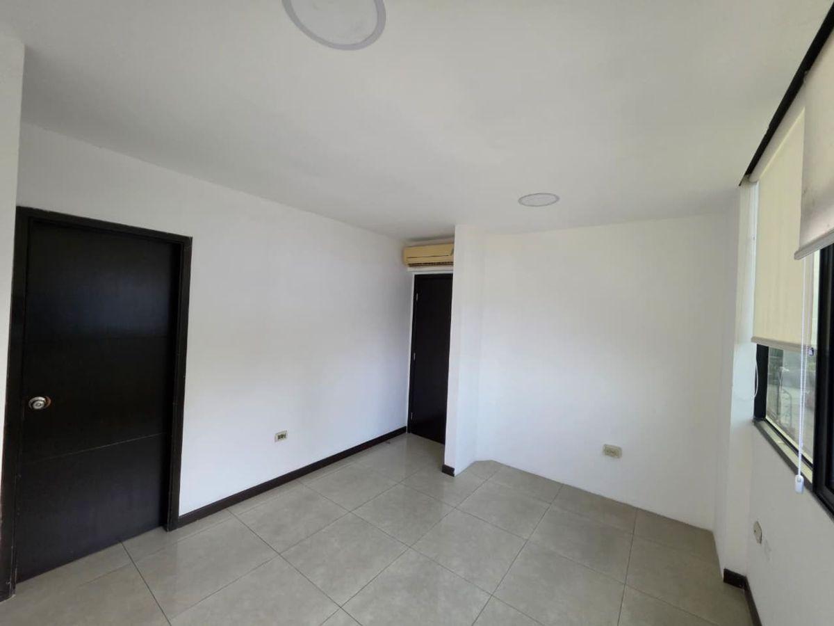 Se Vende Oficina en La Kennedy Norte, Guayas — imagen 6