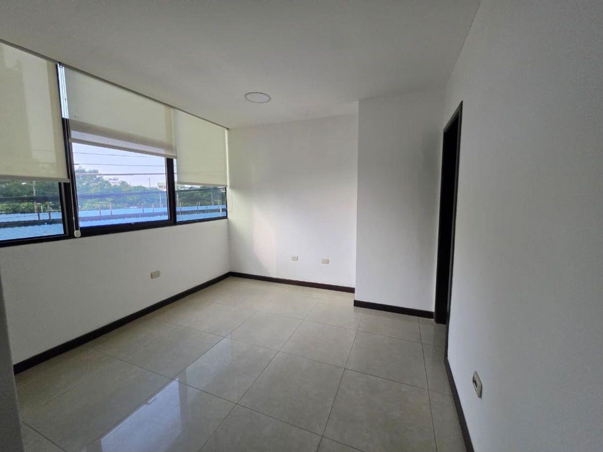 Se Vende Oficina en La Kennedy Norte, Guayas — imagen 5