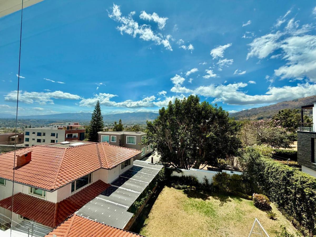 Mgv Venta Casa Independiente 3 Pisos Cumbaya Piscina Privada — imagen 4