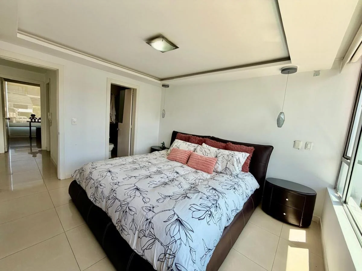 Mgv Venta Casa Independiente 3 Pisos Cumbaya Piscina Privada — imagen 3