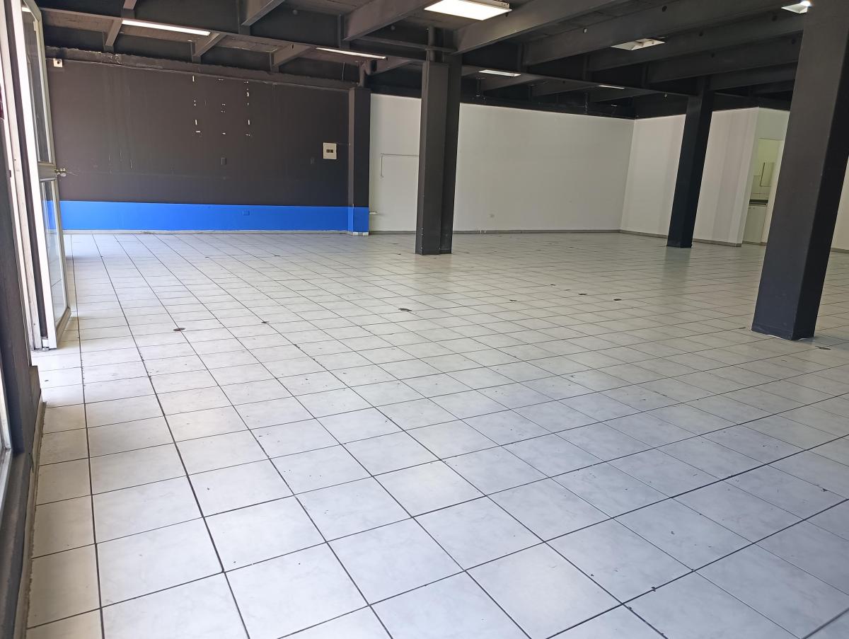 Alquiler/ Venta de Local Comercial Industrial Al Norte de Quito Sector Carcelén — imagen 10