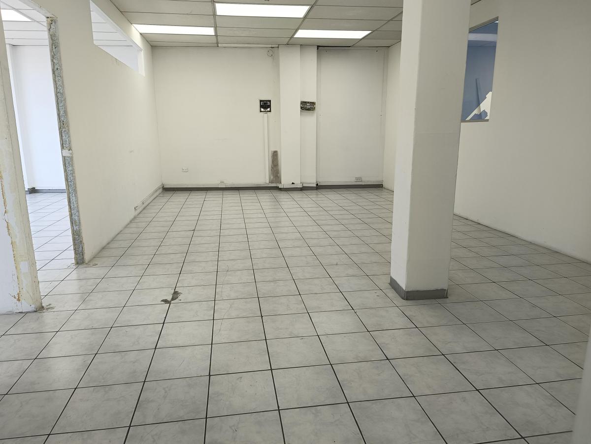 Alquiler/ Venta de Local Comercial Industrial Al Norte de Quito Sector Carcelén — imagen 7