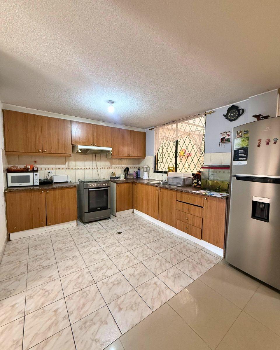Se Vende Casa de 4 Dorm. en Carcelén — imagen 4