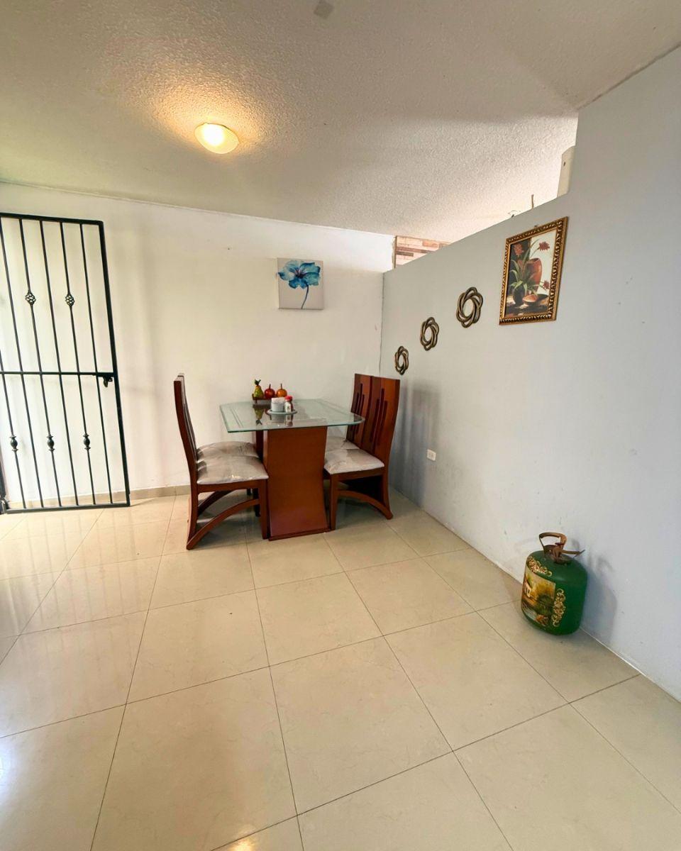 Se Vende Casa de 4 Dorm. en Carcelén — imagen 3