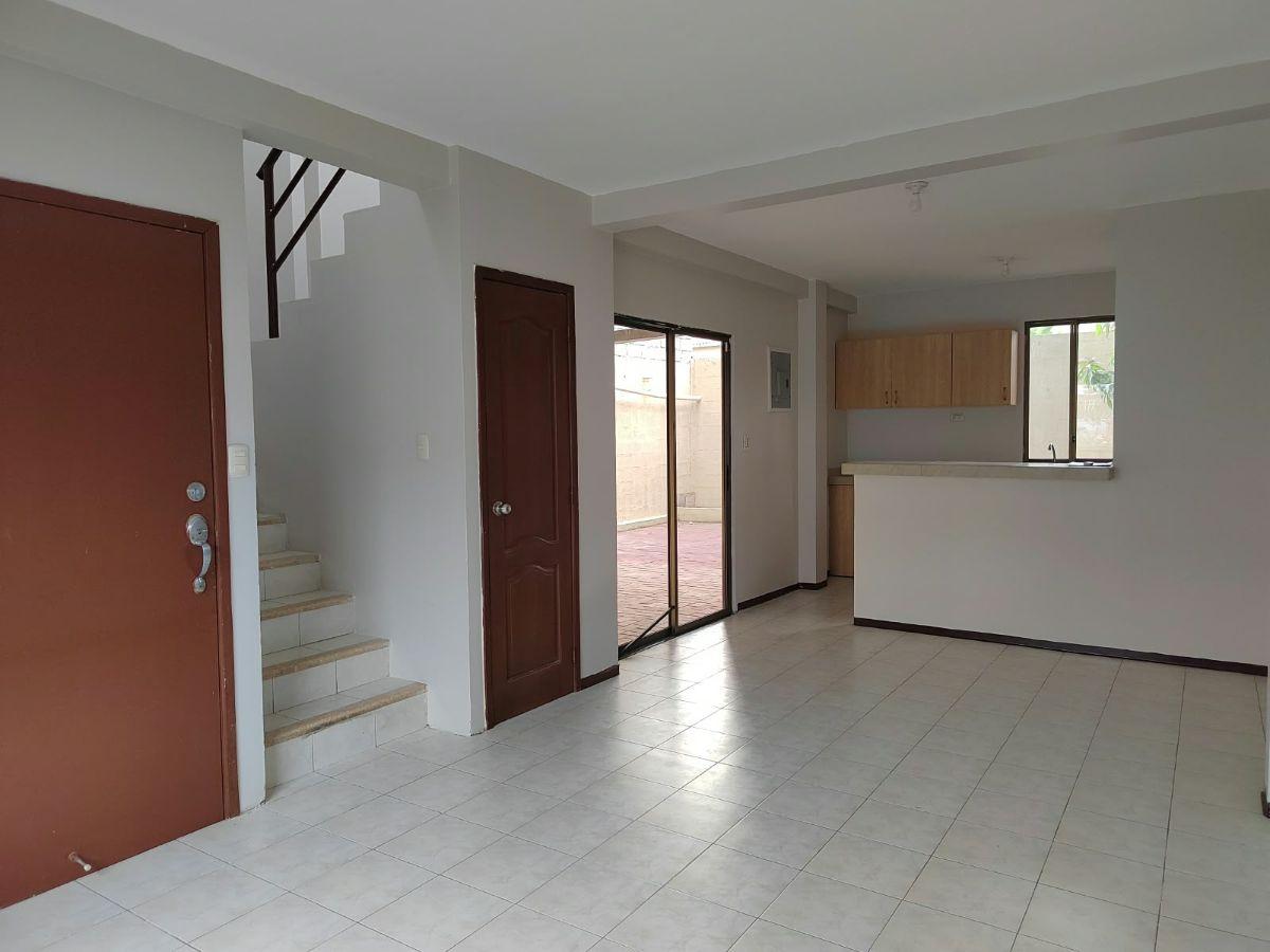 Casa de Venta en La Urb. La Joya, 2 Dorm., Ave León Febres Cordero. Guayas — imagen 9