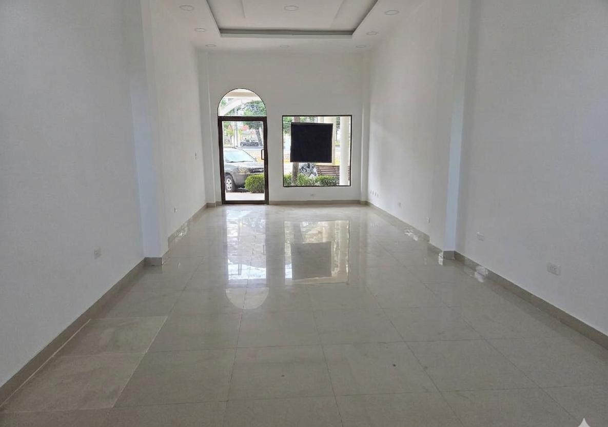 Local Comercial Esquinero de 81 m² y 2 Plantas en Venta en Plaza Colonia Vía a La Costa, Guayas — imagen 8