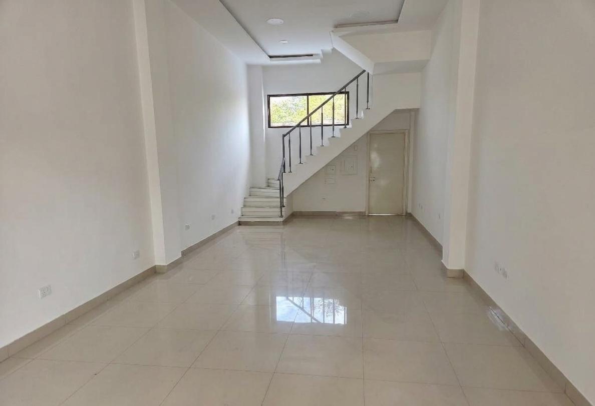 Local Comercial Esquinero de 81 m² y 2 Plantas en Venta en Plaza Colonia Vía a La Costa, Guayas — imagen 6