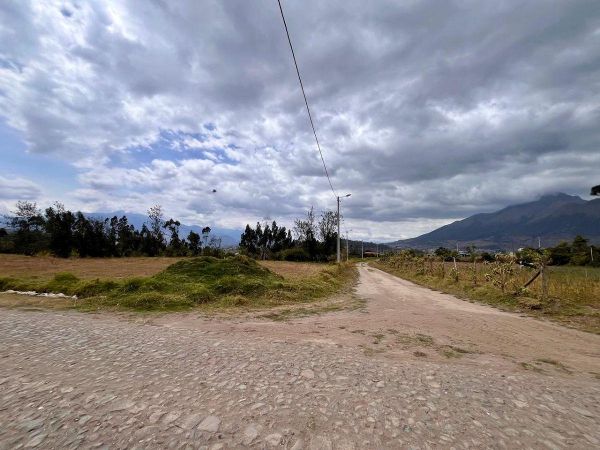 En Venta Terreno en Otavalo de 1050 m² Sector Chuchuqui, Imbabura — imagen 8