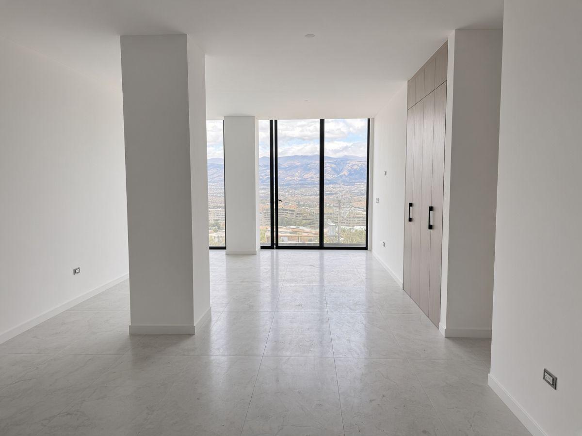 Hermoso Departamento de Venta por Site Center Cumbayá! a Estrenar! — imagen 9