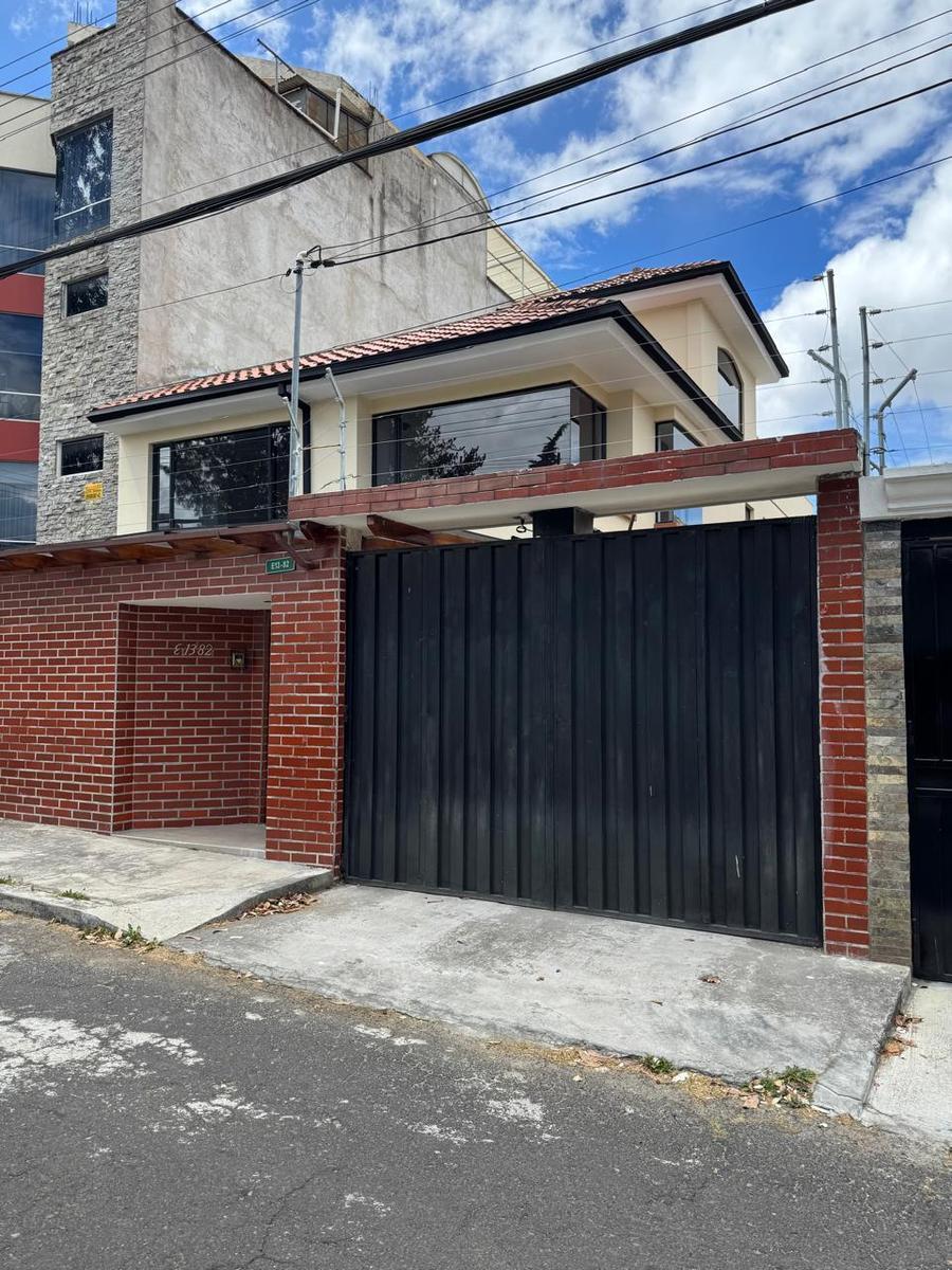 Deb Casa en Venta Sector Embajada Americana $ — imagen 10