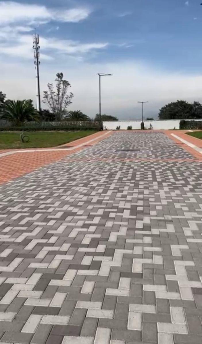 Vendo Terreno Esquinero 516 m² Plano Santa Rosa — imagen 8