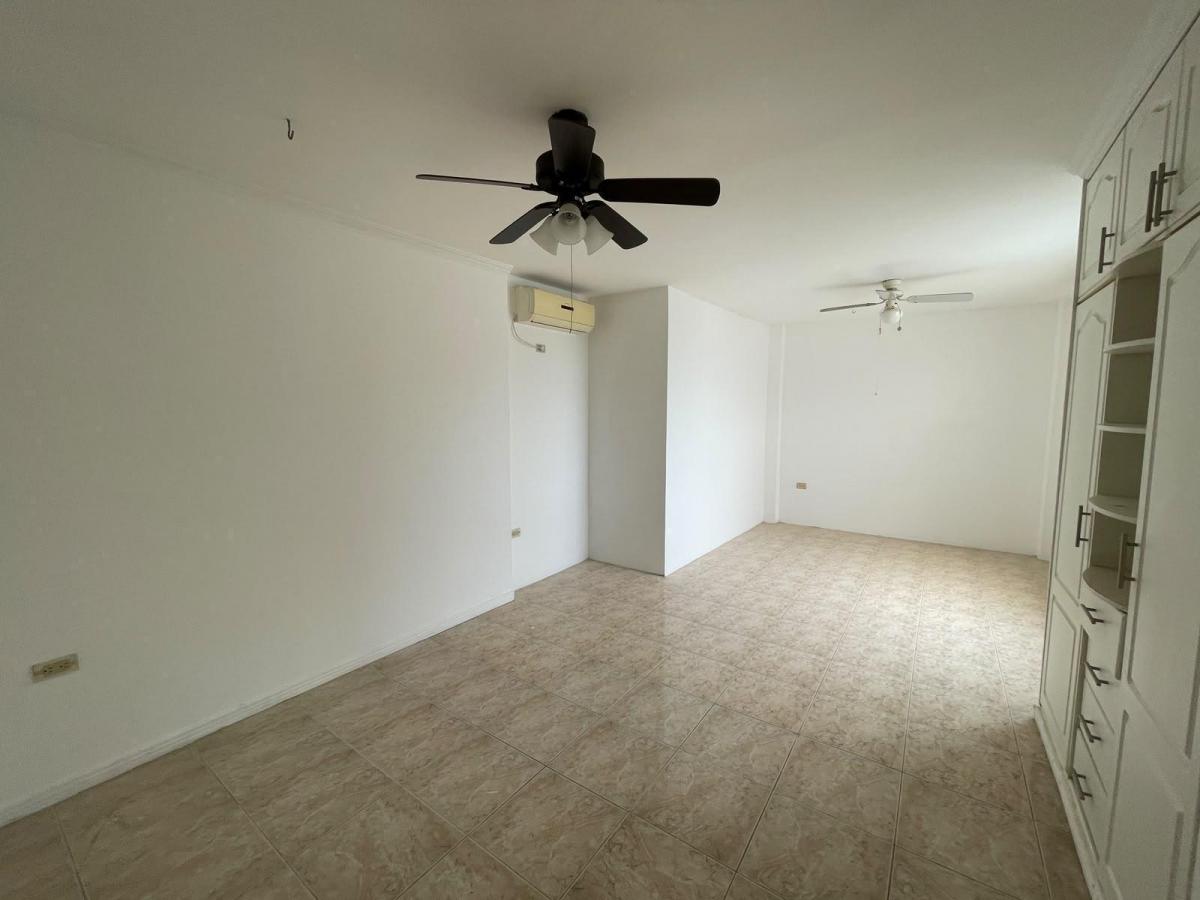 Casa en Venta Dentro de La Urbanización Manta Beach, Manabí — imagen 6
