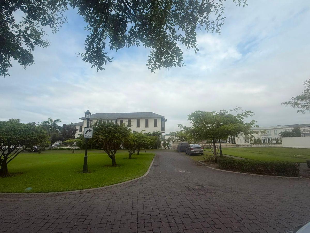 Aires de Batan Espectacular Ubicacion Terreno en Venta con Vista Al Canal 540 m², Guayas — imagen 4