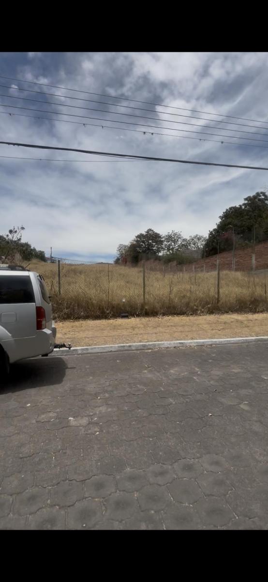 Vendo Hermoso Terreno Cumbaya Frente a un Parque Urb Cerrada Los Eucaliptos — imagen 8