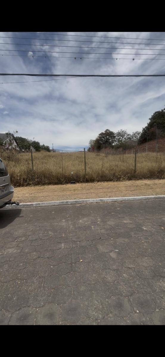 Vendo Hermoso Terreno Cumbaya Frente a un Parque Urb Cerrada Los Eucaliptos — imagen 7