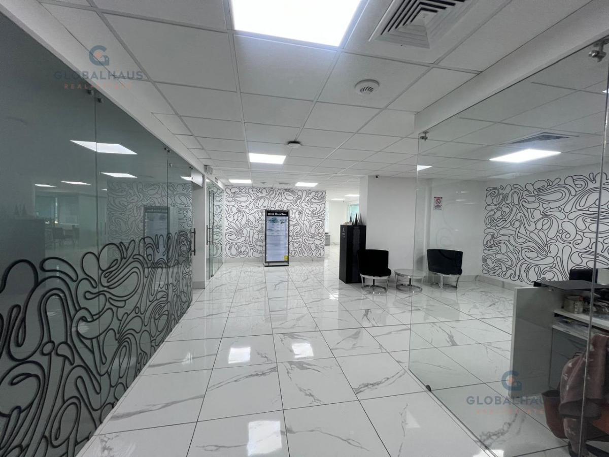 Venta de Consultorio en Torre Médica Solaris - 2 Parqueos Incluidos. G. m, Guayas — imagen 5
