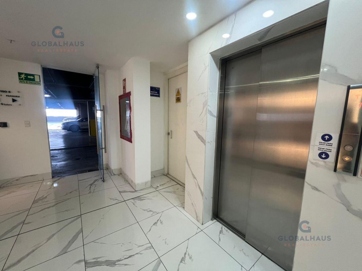 Venta de Consultorio en Torre Médica Solaris - 2 Parqueos Incluidos. G. m, Guayas — imagen 4