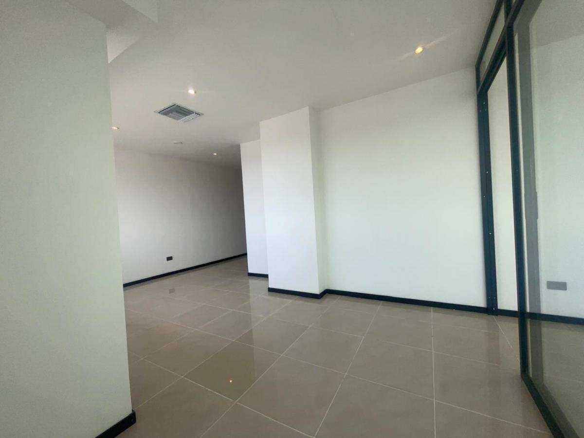 Oficina en Trade Building, Guayas — imagen 6