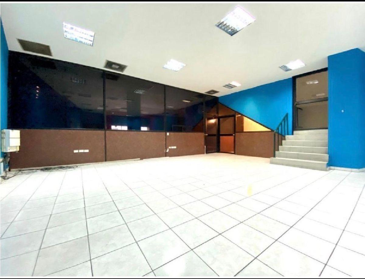 Vendo o Alquilo Muy Grande Local Comercial Avda Orellana y Avda Tanca Marengo, Guayas — imagen 10