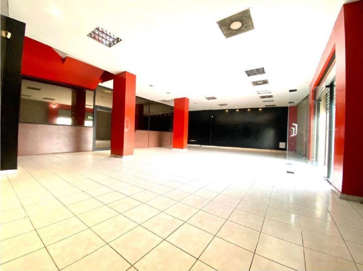 Vendo o Alquilo Muy Grande Local Comercial Avda Orellana y Avda Tanca Marengo, Guayas — imagen 6