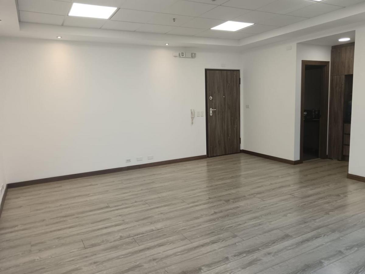 Mv - Sector La Carolina en Venta Oficina 40 m², Edificio Corporativo — imagen 10
