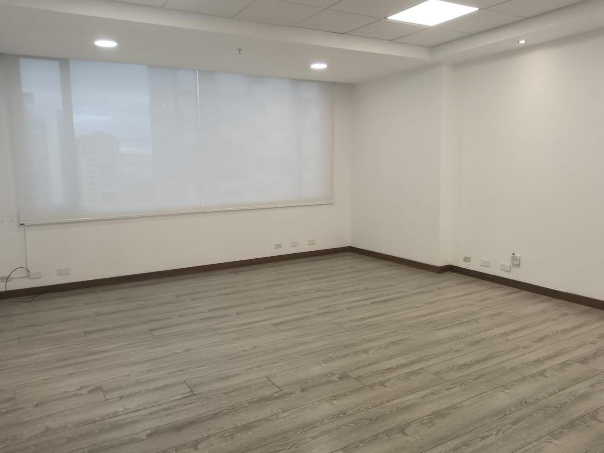Mv - Sector La Carolina en Venta Oficina 40 m², Edificio Corporativo — imagen 9