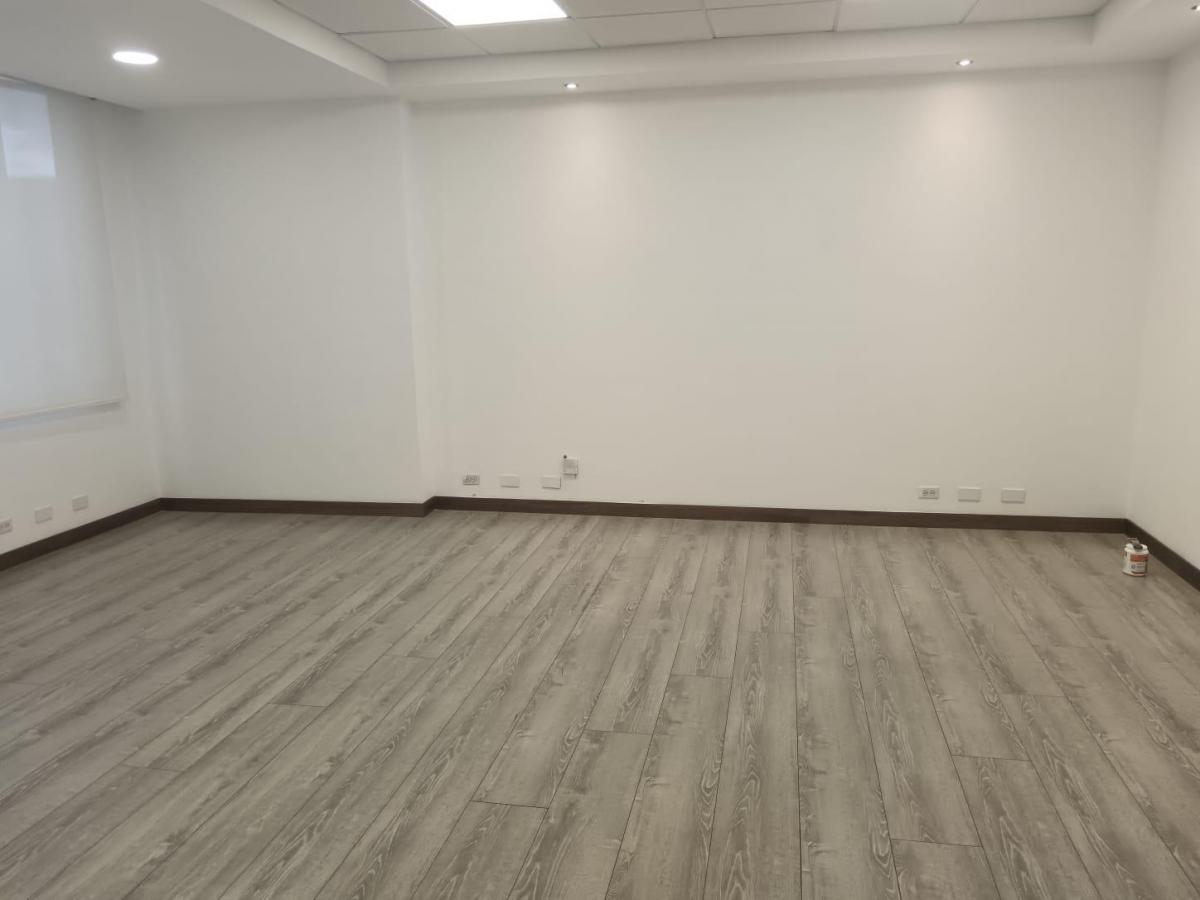 Mv - Sector La Carolina en Venta Oficina 40 m², Edificio Corporativo — imagen 7