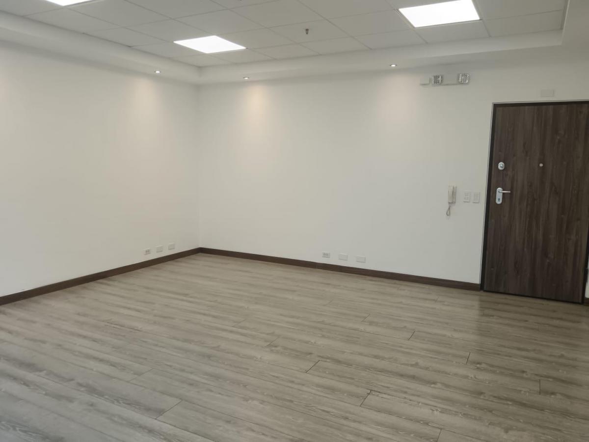 Mv - Sector La Carolina en Venta Oficina 40 m², Edificio Corporativo — imagen 5