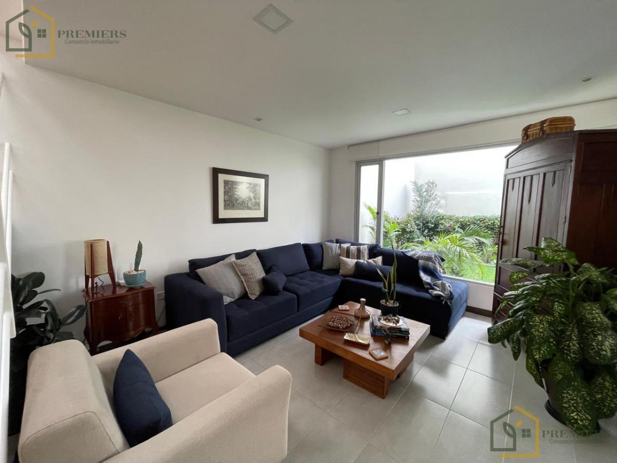 Casa Moderna de 3 Dorm. en Venta – Urbanización La Católica, Cumbayá — imagen 10