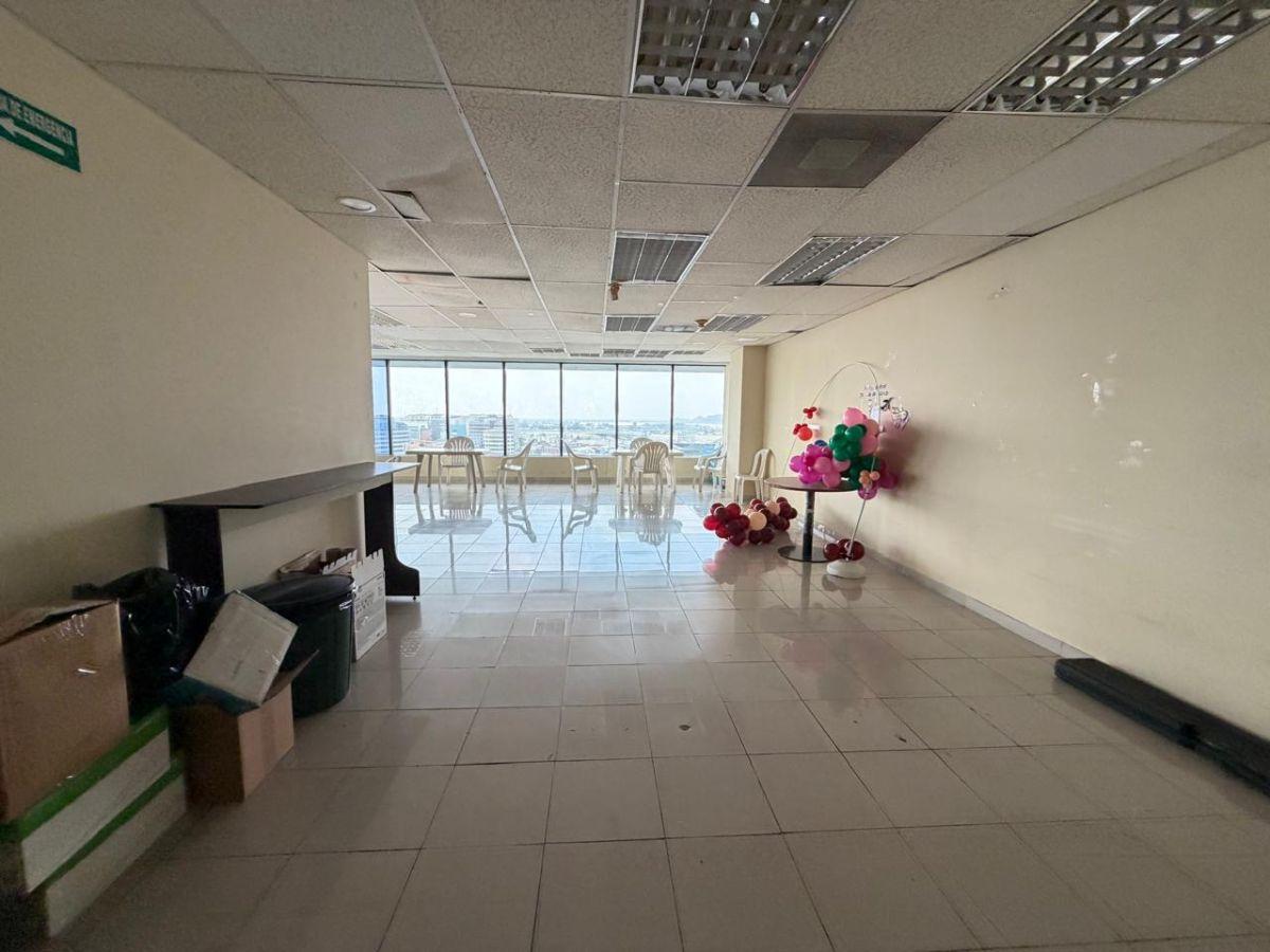 En Venta Oficina Ejecutiva 487 m² Edif. Las Cámaras - Guayaquil, Av Francisco de Orellana. Guayas — imagen 10