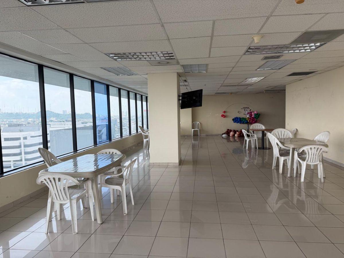 En Venta Oficina Ejecutiva 487 m² Edif. Las Cámaras - Guayaquil, Av Francisco de Orellana. Guayas — imagen 6