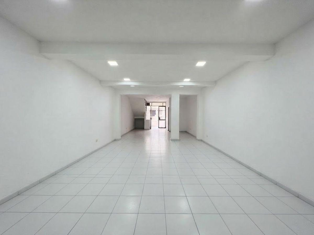 Venta 10 de Agosto Colon Local Comercial 280 m² Una Sola Planta — imagen 9