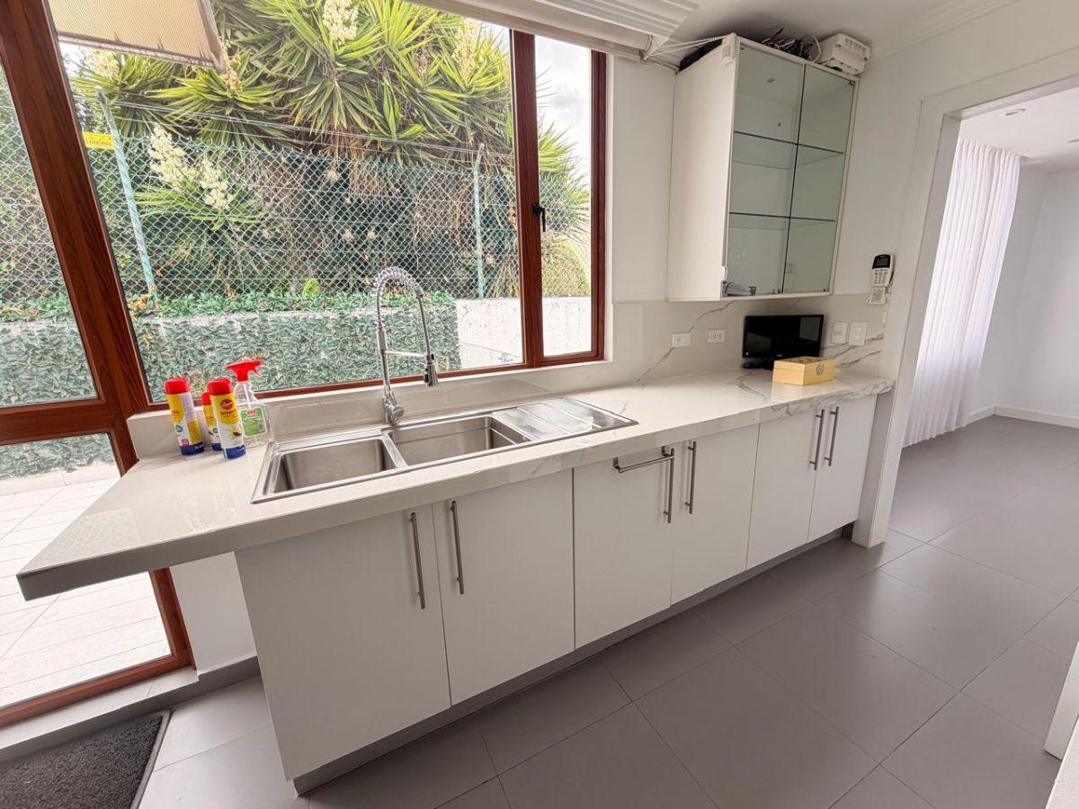 Departamento de Venta en El Sector Cumbayá de 141 m con Terraza Privada — imagen 10
