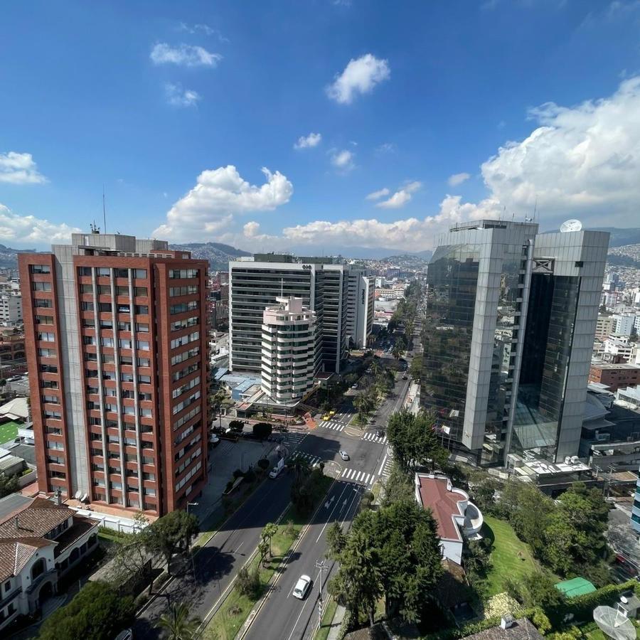 Oficina de Venta Amoblada en Av 12 de Octubre — imagen 8