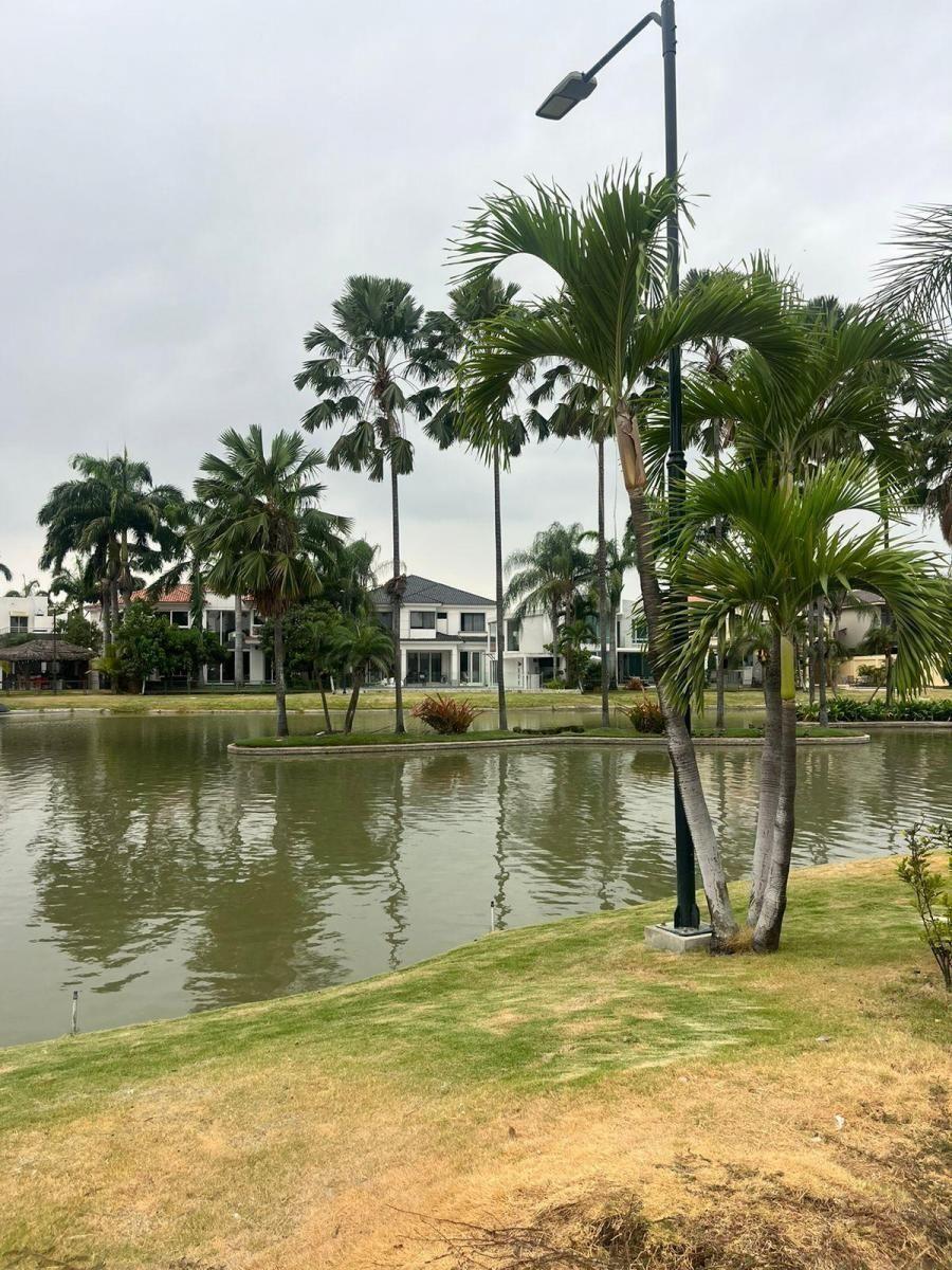 Samborondón Km 7 Terrasol Casa Al Lago a Estrenar en 5 a 10 Meses. Guayas — imagen 4