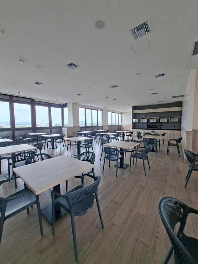 Vendo Oficina en Murano Plaza, Via Samborondon, Guayas — imagen 4
