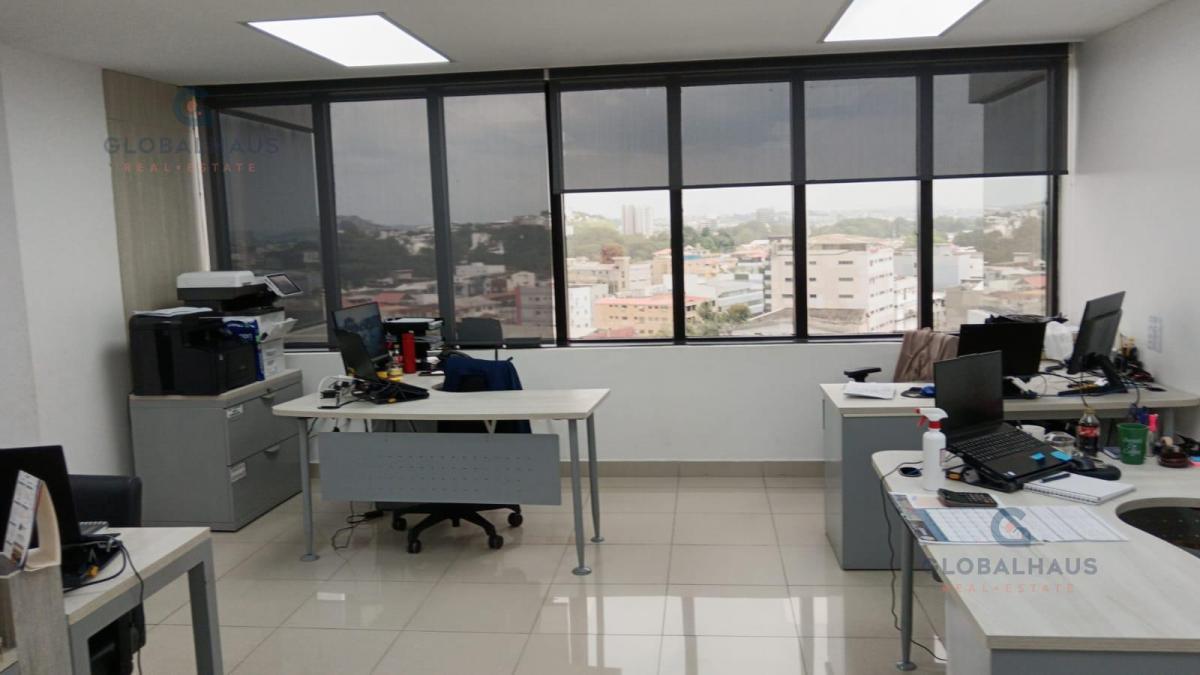 Venta de Oficina en Norte de Guayaquil Torre Atlas con Parqueo. S. H. Guayas — imagen 3