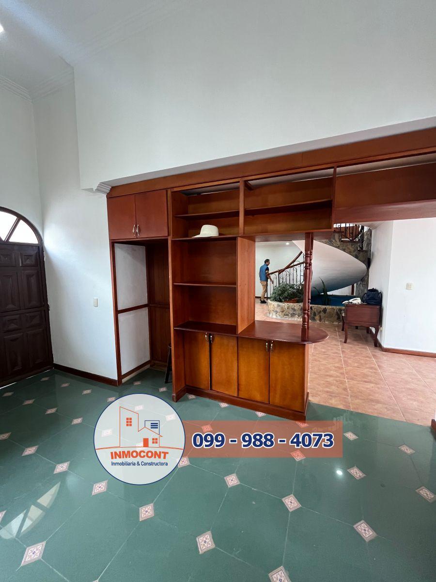 Casa Amplia, con Hermosos Acabados, en Venta, Azuay — imagen 9