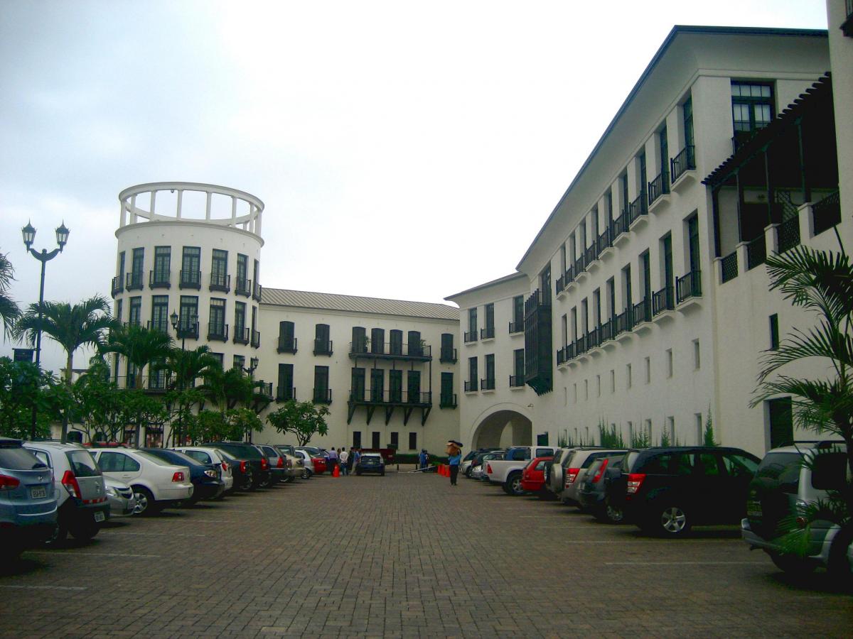 Oficina en Venta (Amoblada) - Plaza Lagos - Samborondón, Guayas — imagen 3