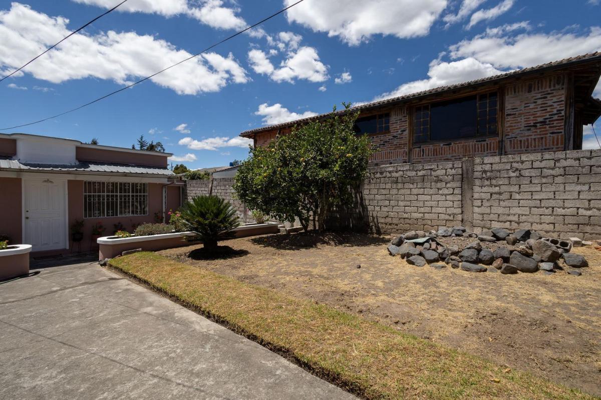 Venta Casa con Amplio Terreno /mini Suite/5 Parqueaderos Armenia II — imagen 10