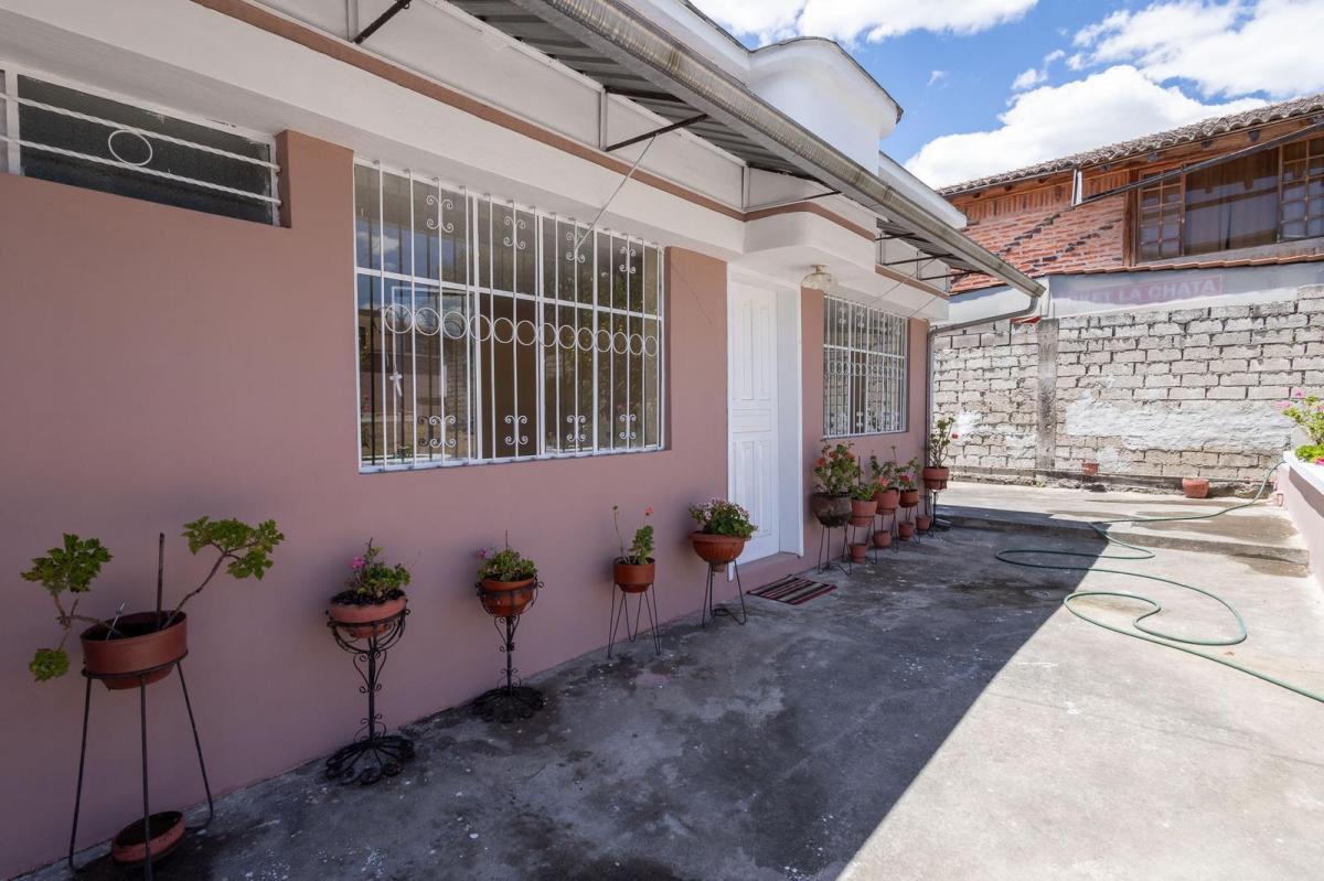 Venta Casa con Amplio Terreno /mini Suite/5 Parqueaderos Armenia II — imagen 6